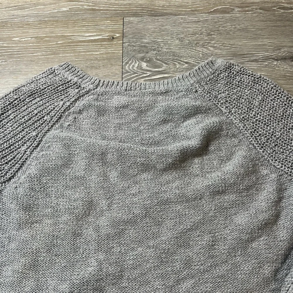 Justice Sweater‎ Girls 14 Grey Sequin Metallic Knit High-Low Long Sleeve Sparkly